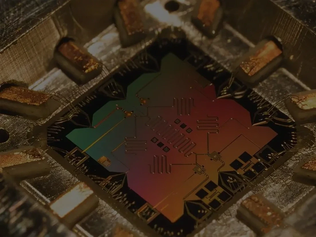 峻茂5 W导热环氧树脂胶用于量子芯片传感器粘接导热绝缘密封填充
